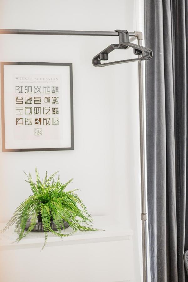 Chic Central City Rooms By Home2 Viena Exterior foto